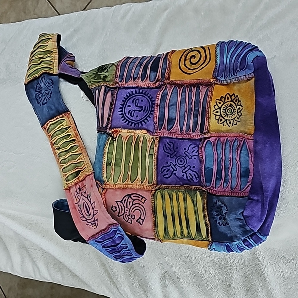 SEVENTH AVENUE | Hippie Patchwork Razor Cut Boho Crossbody Bag